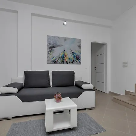 Apartamento Petar With Terrace, 3min Walk To The *