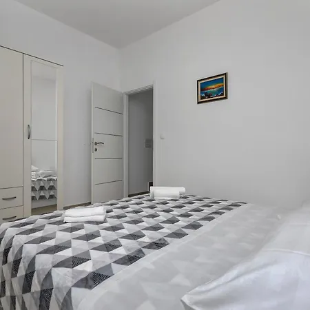 Petar With Terrace, 3min Walk To The Apartamento *
