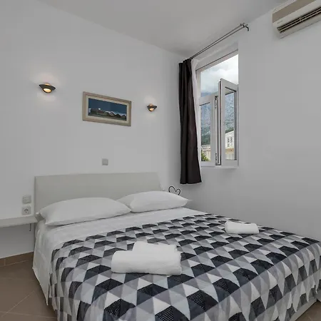 Apartamento Petar With Terrace, 3min Walk To The Makarska
