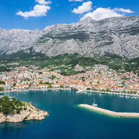 Petar With Terrace, 3min Walk To The * Makarska