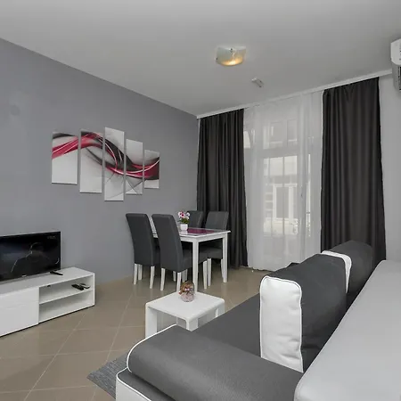 Apartamento Petar With Terrace, 3min Walk To The Makarska